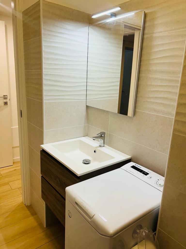 Easy Room Italy Rogoredo Мілан Екстер'єр фото